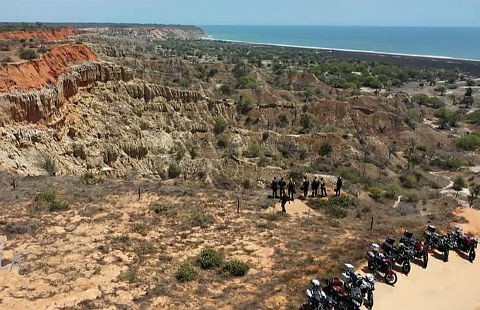 Uma viagem de mota para promover Angola
